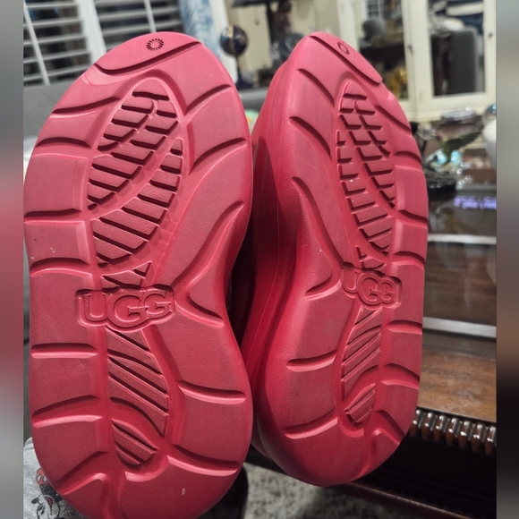 UGG Red Platform Slides - Picture 5 of 5
